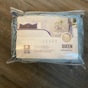 NWT QUEEN SHEET SET - HOTEL LUXURY